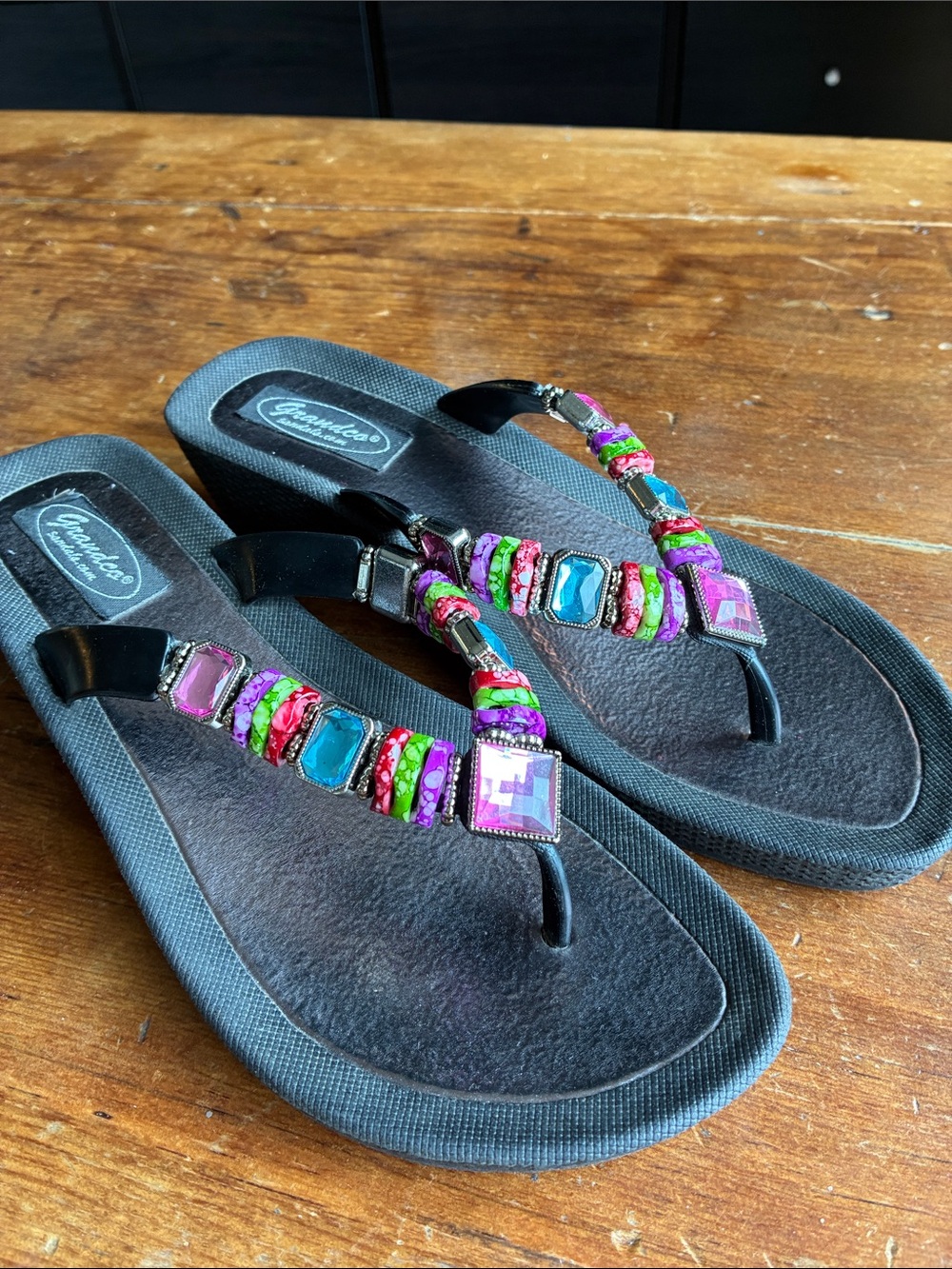 Y2K Gemstone Beaded Wedge Flip-Flops – Size 8